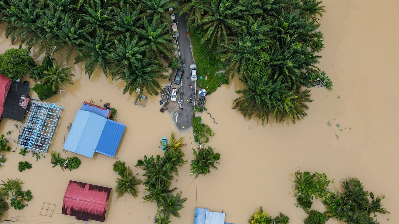 An aerial view shows the extent of flooding in the town of Yong Peng, located in Malaysia's southern Johor state on 4 March, 2023.