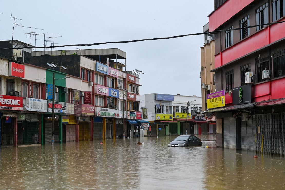 The town of Kota Tinggi inundated by floodwaters.