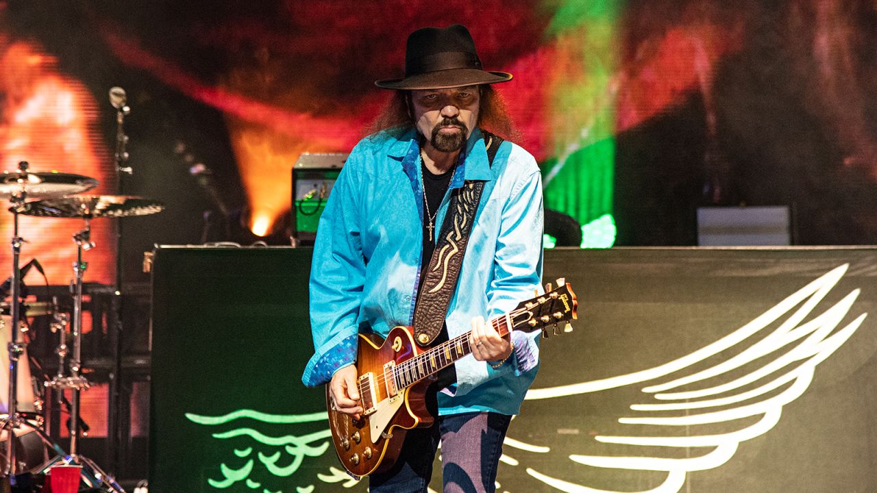 Lynyrd Skynyrd guitarist Gary Rossington has died, the band announced.