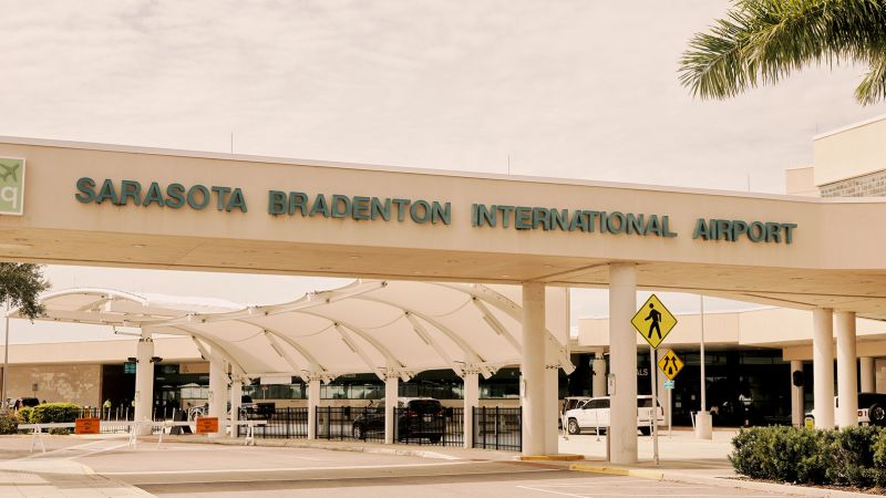 NextImg:NTSB investigating runway incident at Sarasota airport | CNN