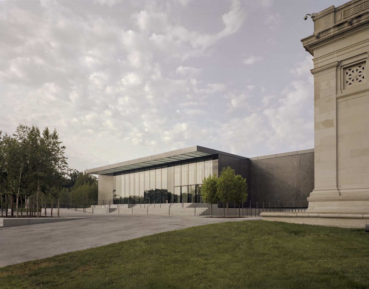 In collaboration with architecture firm HOK, David Chipperfield designed an understated extension to the Saint Louis Art Museum.