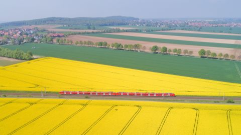 Deutsche Bahn en Lufthansa bieden aansluitende vluchten per trein en vliegtuig aan.