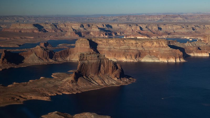 NextImg:Feds suspend measures that were meant to boost water levels at drought-stricken Lake Powell | CNN