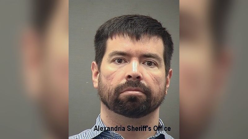 NextImg:A Navy Reservist on January 6 is convicted of obstructing Congress during US Capitol attack | CNN Politics