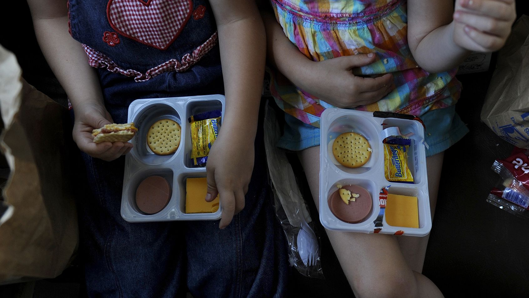 https://media.cnn.com/api/v1/images/stellar/prod/230309113811-lunchables-children-snacks-file-restricted.jpg?c=original