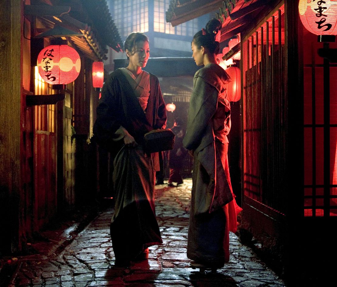 (From left) Michelle Yeoh and Zhang Ziyi in 'Memoirs Of A Geisha.'
