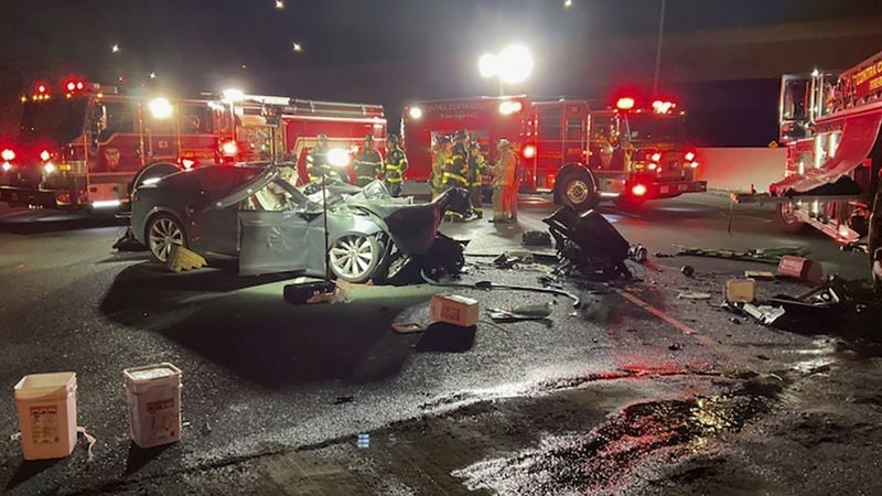 NextImg:Federal safety regulator probing fatal Tesla crash | CNN Business