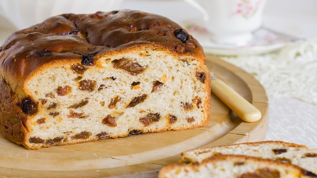 <strong>Barmbrack: </strong>This is a fruit loaf made with sultanas and raisins. It's often eaten buttered as a teatime treat and is traditionally served at Halloween with prizes baked inside. <br />