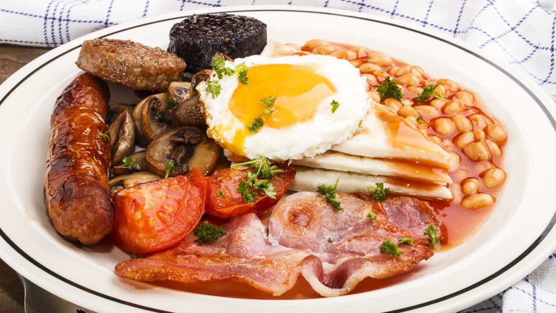 <strong>Ulster Fry:</strong> There are variations on the traditional cooked breakfast throughout Ireland and Britain. This Ulster Fry includes the addition of potato bread (worryingly pale slices in this example, under the egg). 