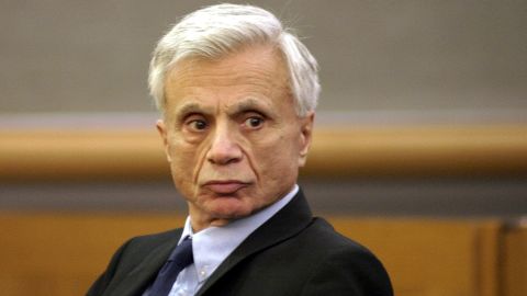 Robert Blake in a Los Angeles court on September 17, 2004.