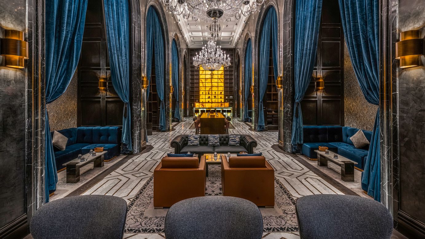 <strong>Bibliophile's bar:</strong> Rare books and impressive cocktails are both on offer at Blue Cigar in the Raffles hotel.