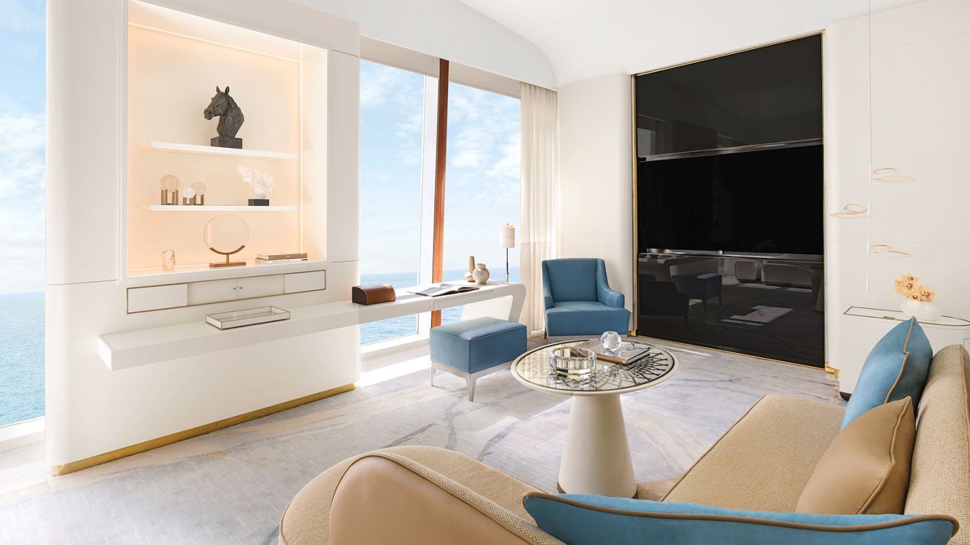 <strong>Room rating:</strong> In-room amenities include walk-in closets and Fairmont's own coffee and tea.