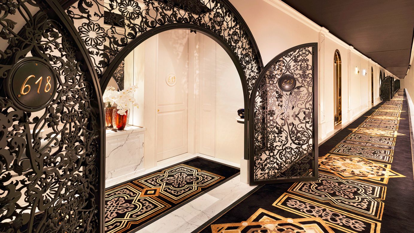 <strong>How suite it is: </strong>The Raffles is an all-suite property and uses cool shades of white and cream to provide a peaceful feeling.