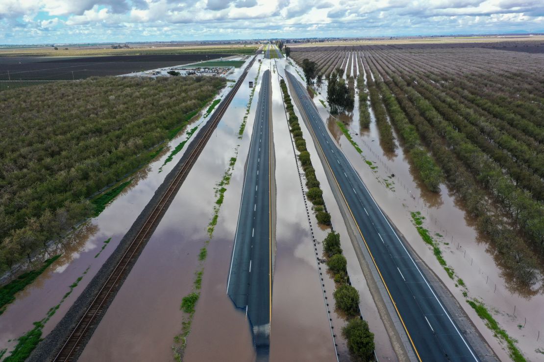 Both sides of Highway 99 closed Saturday in the Earlimart area of Tulare County.