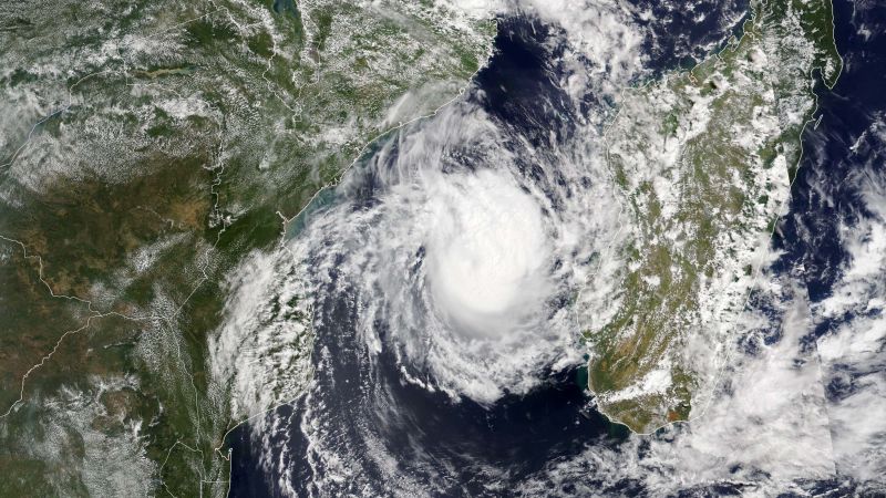 NextImg:11 dead and 16 missing in Malawi as Cyclone Freddy takes hold | CNN