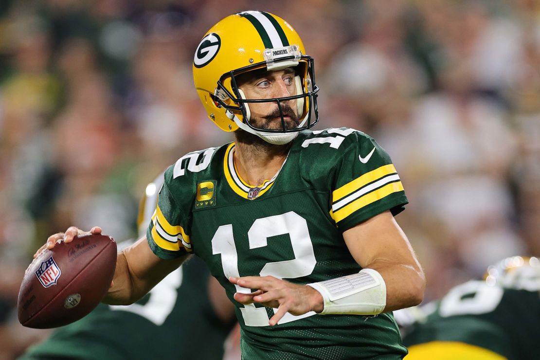 Rodgers in action against the Chicago Bears at Lambeau Field on September 18, 2022.