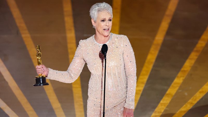 NextImg:Jamie Lee Curtis wins her first Oscar, references movie star parents who never scooped top prize | CNN