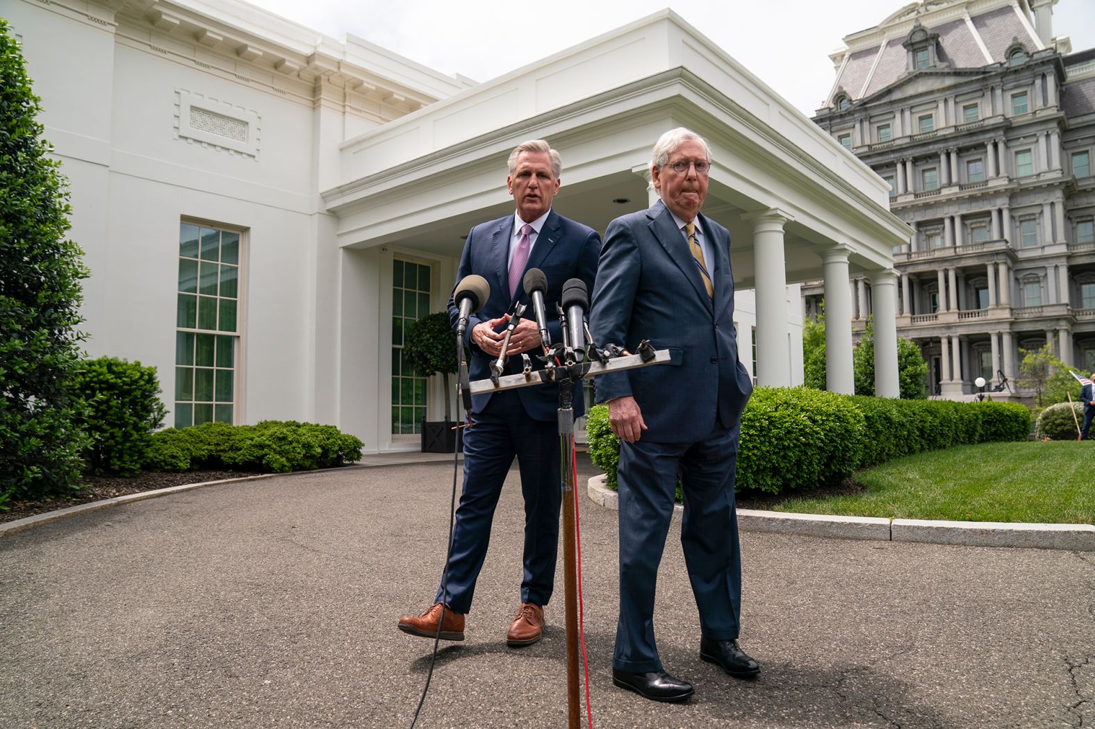 McConnell and House Minority Leader Kevin McCarthy speak to reporters outside the White House after meeting with President Joe Biden in May 2021.