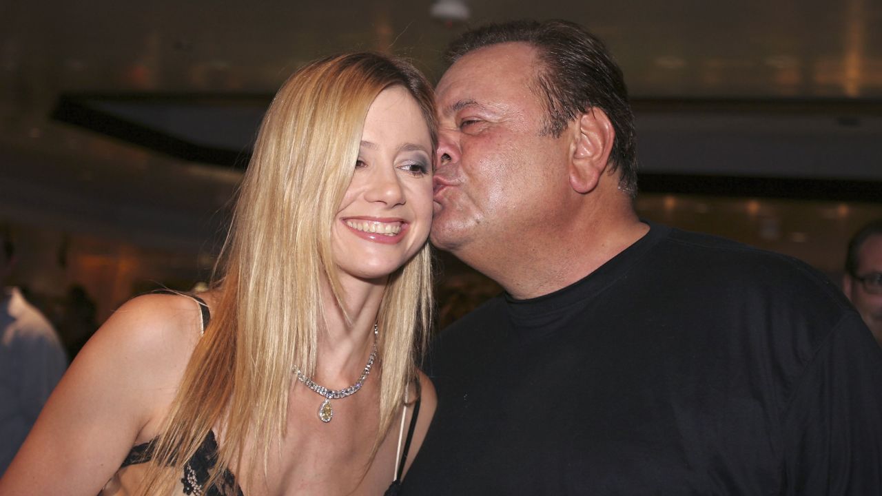 Actress Mira Sorvino and her father Paul Sorvino attend the "Live Life" Gala on October 7, 2005 in Plantation, Florida. Paul Sorvino died in July 2022 and was left out of the Oscars 'In Memoriam' tribute on Sunday. 