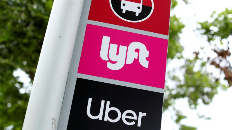 NextImg:California court upholds treating app-based drivers as contractors | CNN Business