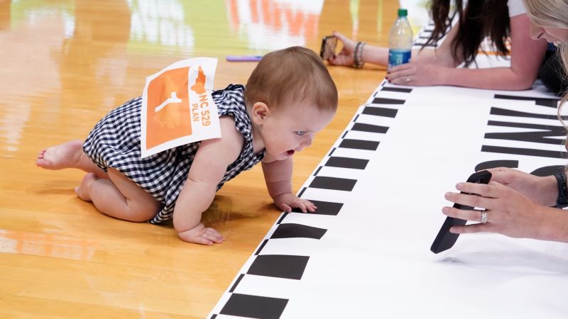 ‘Most intense baby race ever’ is intensely cute | CNN