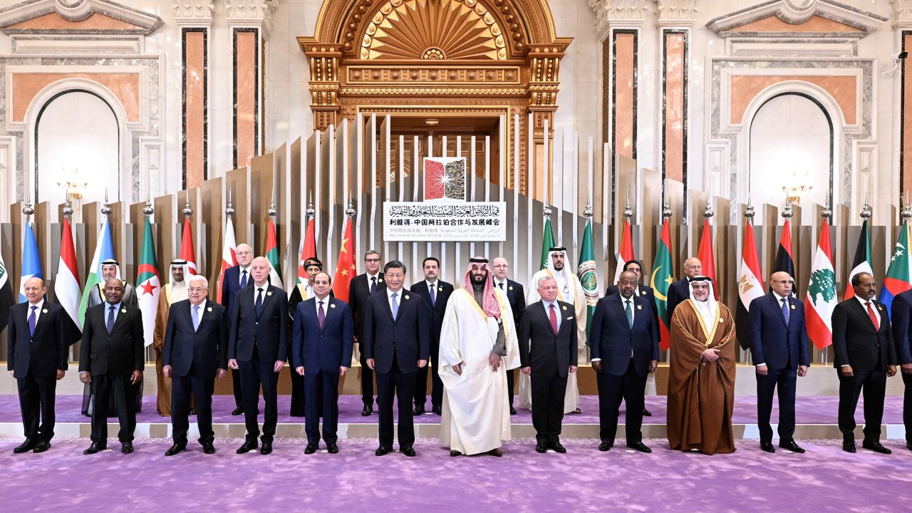 Dignitaries including Chinese leader Xi Jinping and Saudi Crown Prince Mohammed bin Salman (center) at the China-Arab States Summit in Riyadh, Saudi Arabia in December 2022.