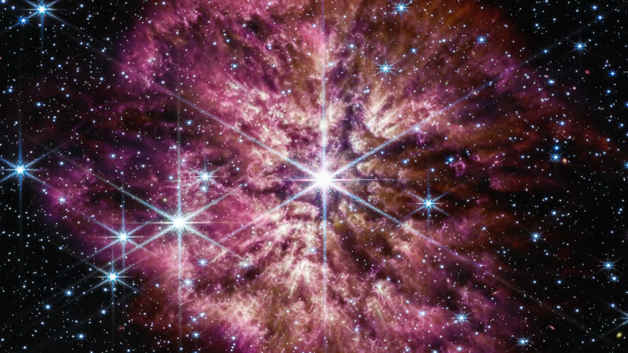 Thiên hà nhện Tarantula là một hiện tượng tuyệt đẹp của vũ trụ và được coi là một trong những nguồn sáng rực rỡ nhất trong vũ trụ. Hình ảnh liên quan cho thấy sức mạnh của các sao, tia sáng và đào tạo mới trên một tiền đồng hành mới. Hãy khám phá vẻ đẹp của vũ trụ với Tarantula Nebula.