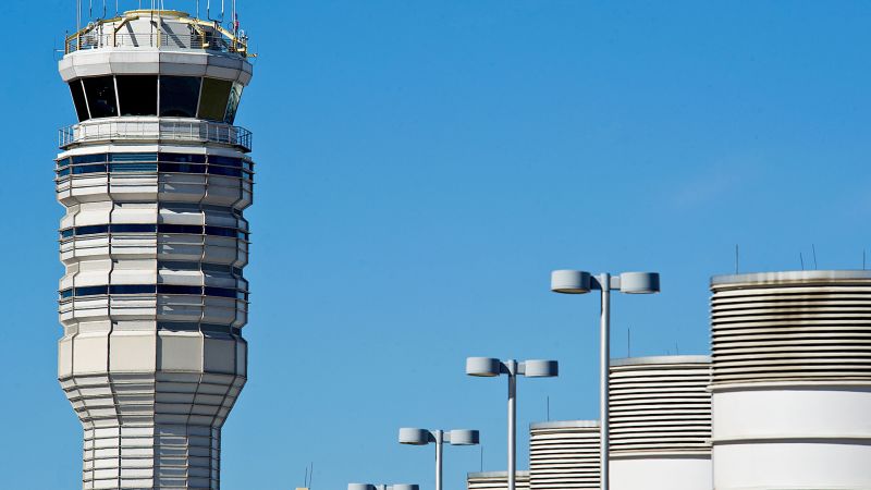 NextImg:On eve of safety summit, FAA investigates another runway close call | CNN