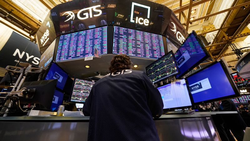 NextImg:Debt ceiling woes could kill dealmaking on Wall Street | CNN Business