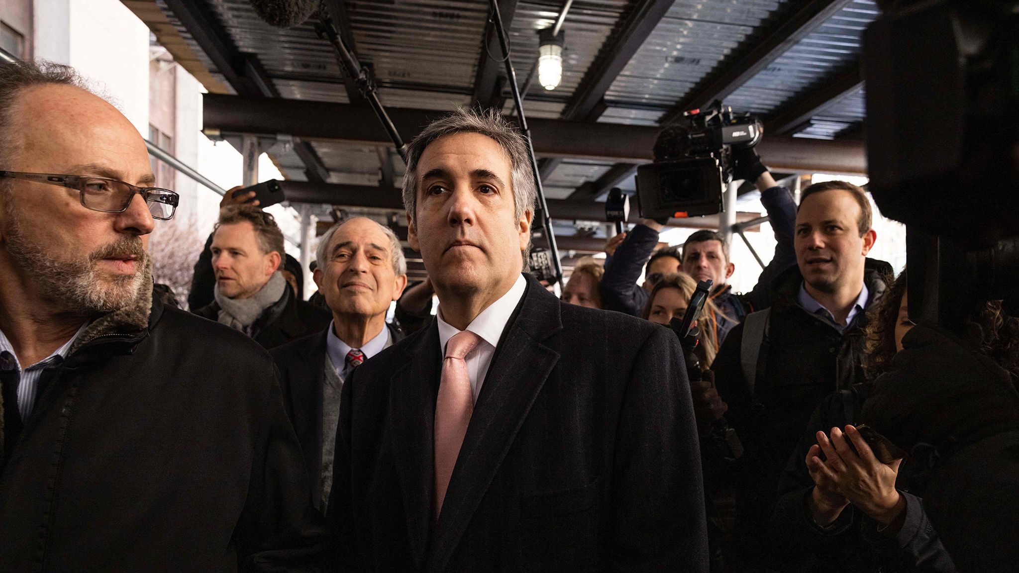 Michael Cohen eating at NYC restaurant could land him back in prison