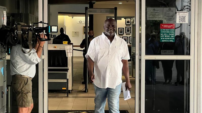 NextImg:Man who was wrongfully convicted and sentenced to 400 years is freed after 34 years in jail | CNN