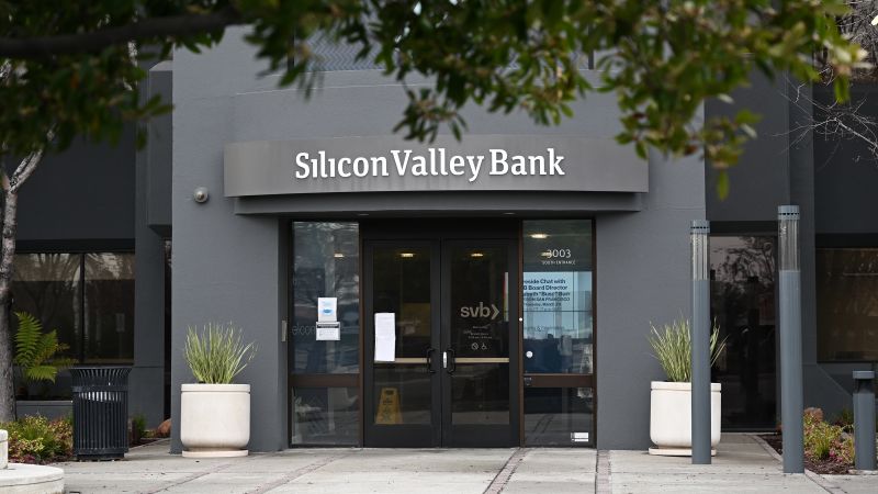 NextImg:There's plenty of blame to go around for SVB's collapse | CNN Business