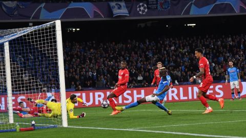 Osimhen scores against Eintracht Frankfurt.