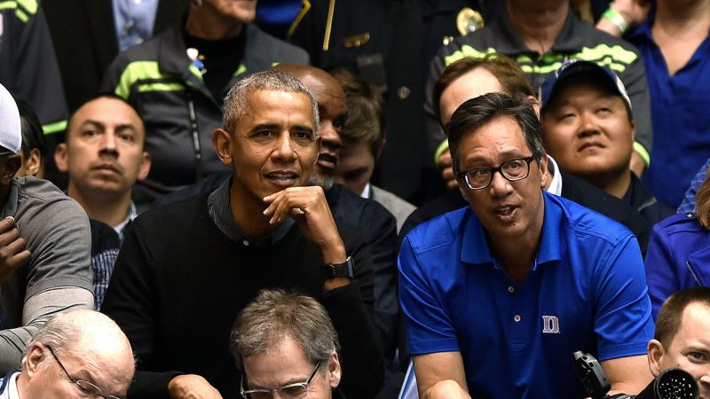 NextImg:Barack Obama: Former US President and basketball fan fills out his 2023 March Madness brackets | CNN