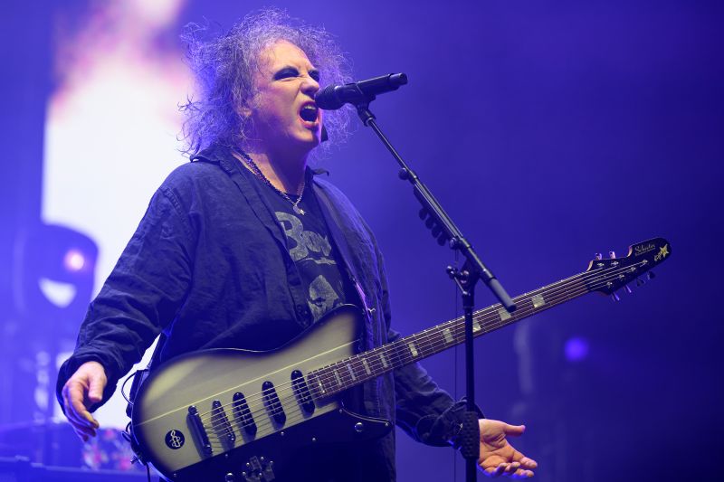 The Cure's Robert Smith 'sickened' Over Ticketmaster Fees | CNN