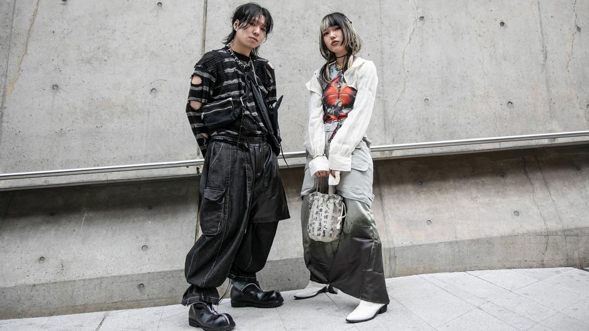Best street style from Seoul Fashion Week | CNN The best street style from Seoul Fashion Week | CNN