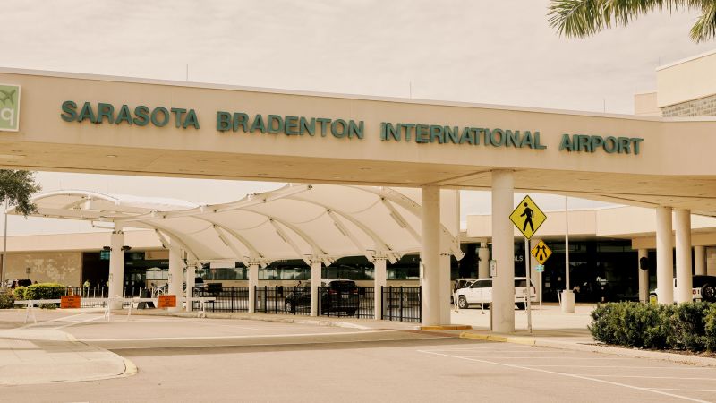 NextImg:Aircraft in Florida came within 14 seconds of colliding, NTSB report shows | CNN