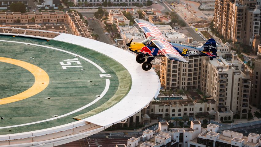 Luke Czepiela of Poland lands as first person in history an airplane (a CubCrafters Carbon Cub UL) on the helipad of the Burj al Arab Hotel in Dubai, United Arab Emirates on March 14, 2023. // Samo Vidic / Red Bull Content Pool // SI202303140492 // Usage for editorial use only //