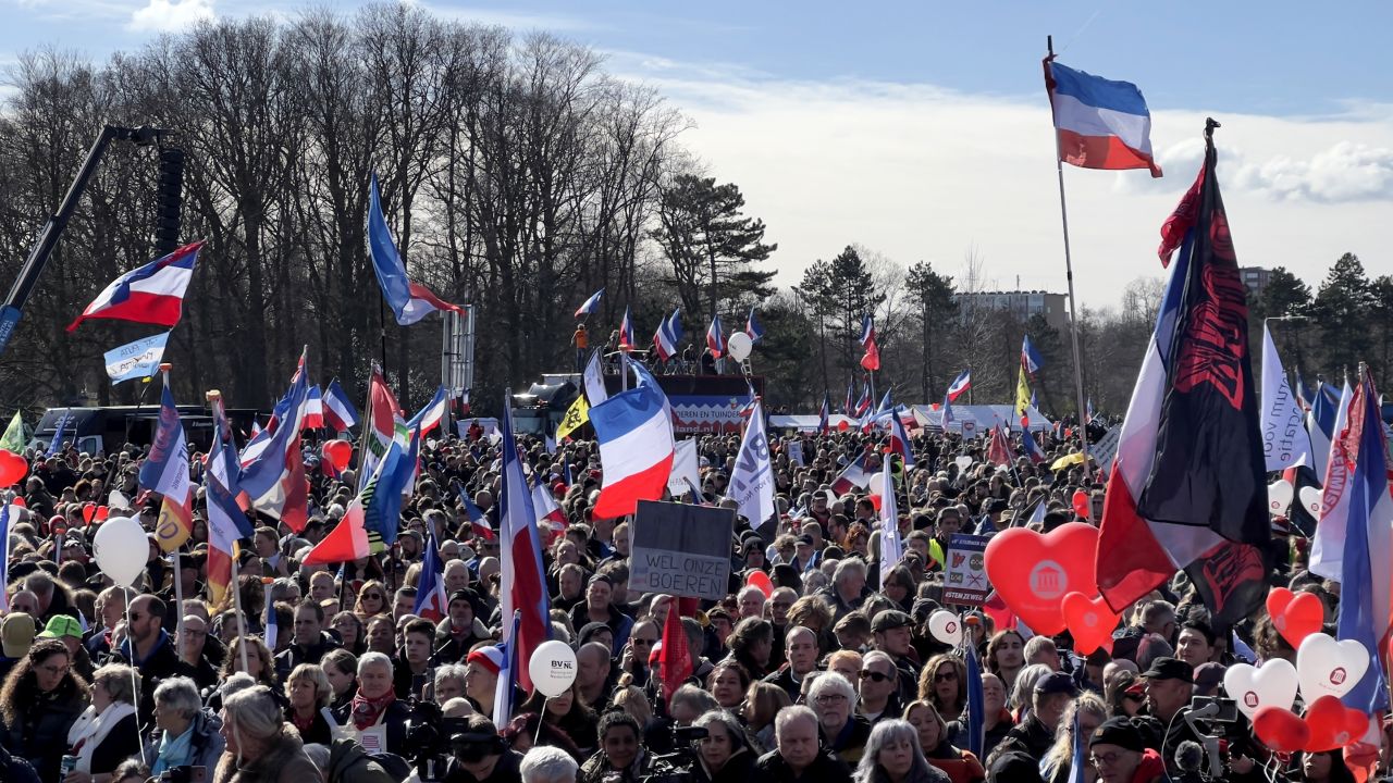 Los agricultores se reúnen en el Parque Zuider para protestar contra la política agrícola del gobierno para reducir las emisiones de nitrógeno en La Haya, Países Bajos, el 11 de marzo de 2023. 