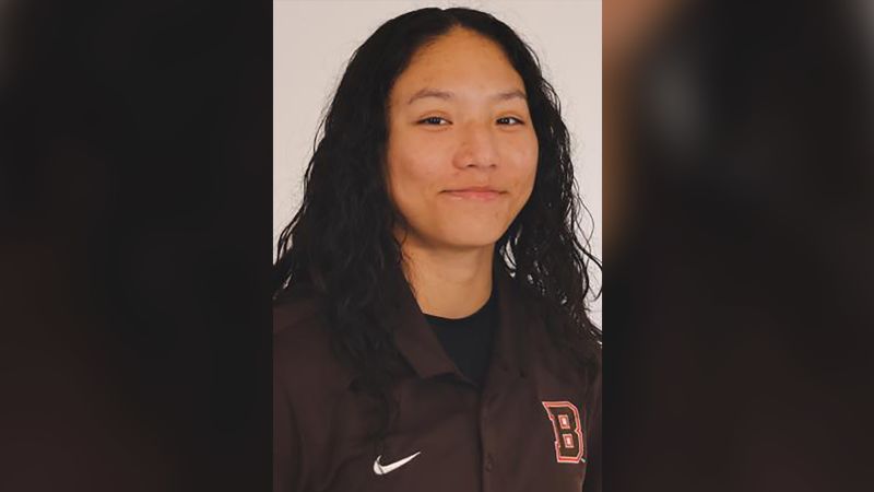 NextImg:Olivia Pichardo becomes first woman to play in Division I baseball game | CNN