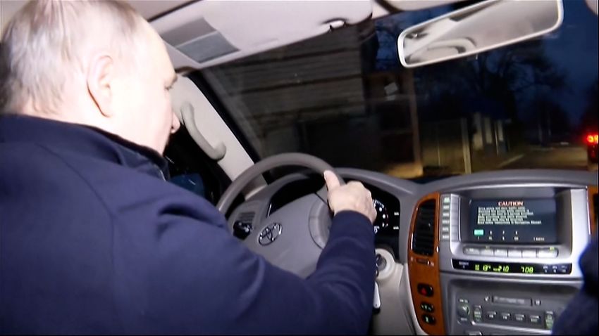 Putin driving Mariupol
