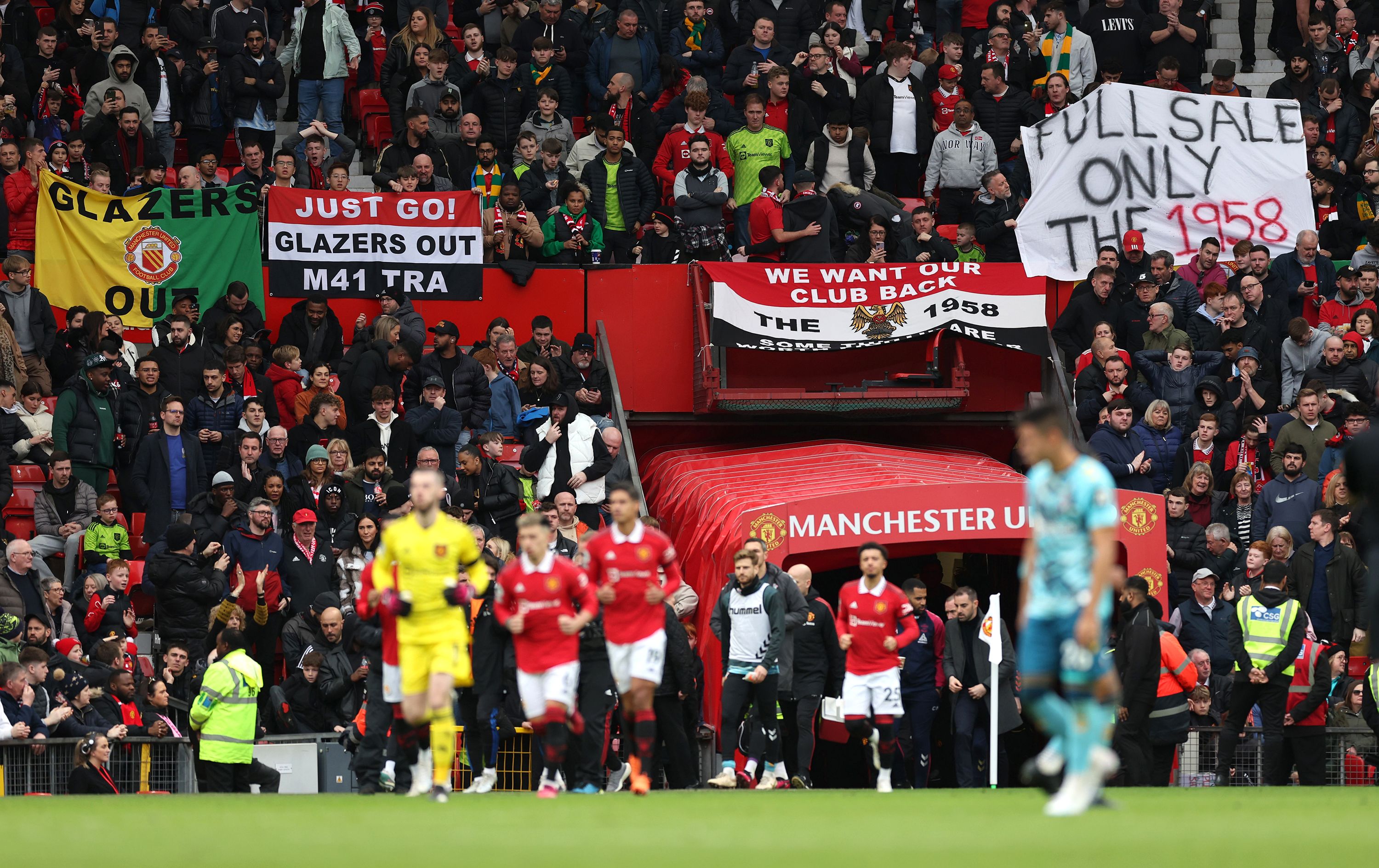 Man Utd fans concerned about 'Liverpool vibes' as Red Devils