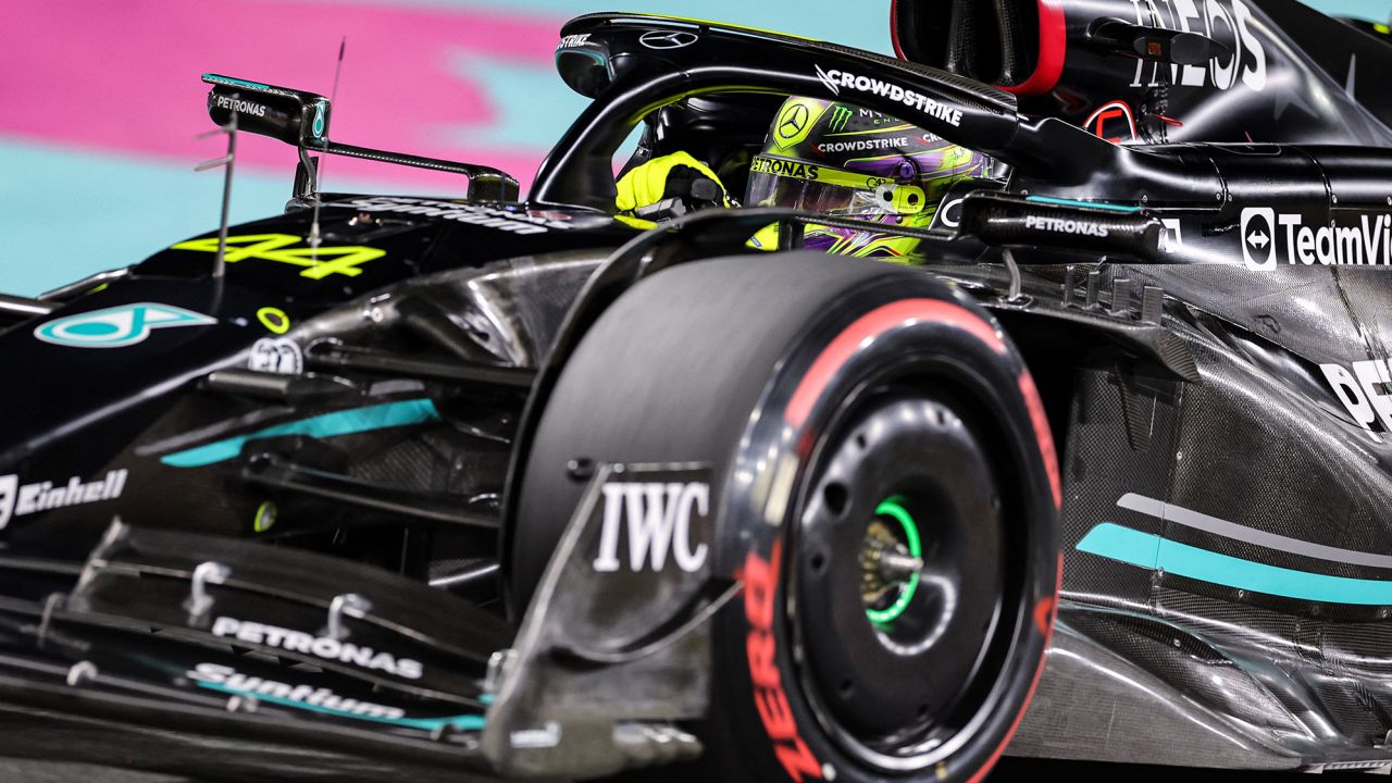 Mercedes dhe Lewis Hamilton aktualisht janë shumë larg ritmit të vendosur nga Red Bull.