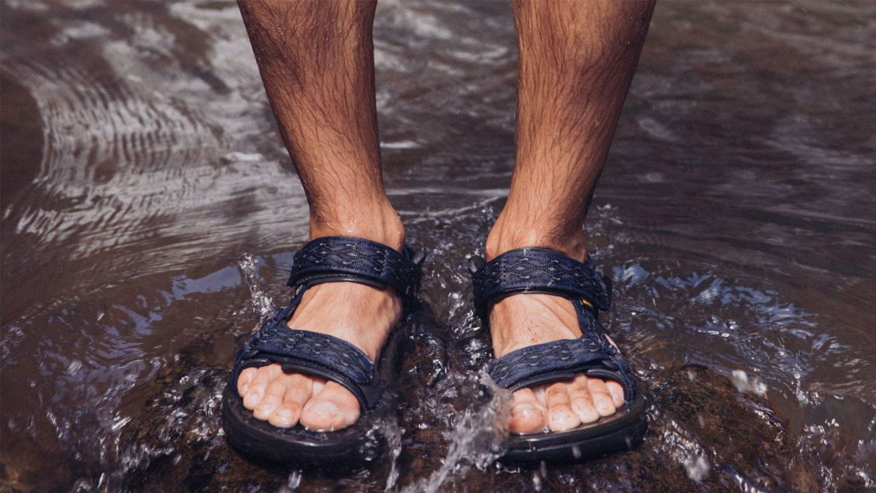 Men Women Beach Slippers Luxury Brand Fashion Sandals Summer