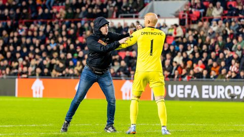 Streaker fighting with Sevilla goalkeeper Marko Dmitrovic during the game PSV - Sevilla  during the UEFA Europa League match between PSV Eindhoven and FC Sevilla on February 23, 2023 in Eindhoven, Netherlands. (Photo by ProShots/Icon Sport via Getty Images)