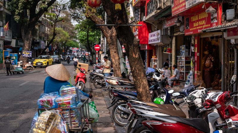 NextImg:US companies including Netflix and Boeing join 'biggest' business mission to Vietnam | CNN Business