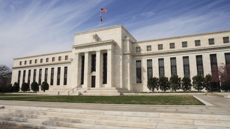 NextImg:The bank panic may not be over. It all depends on the Fed | CNN Business