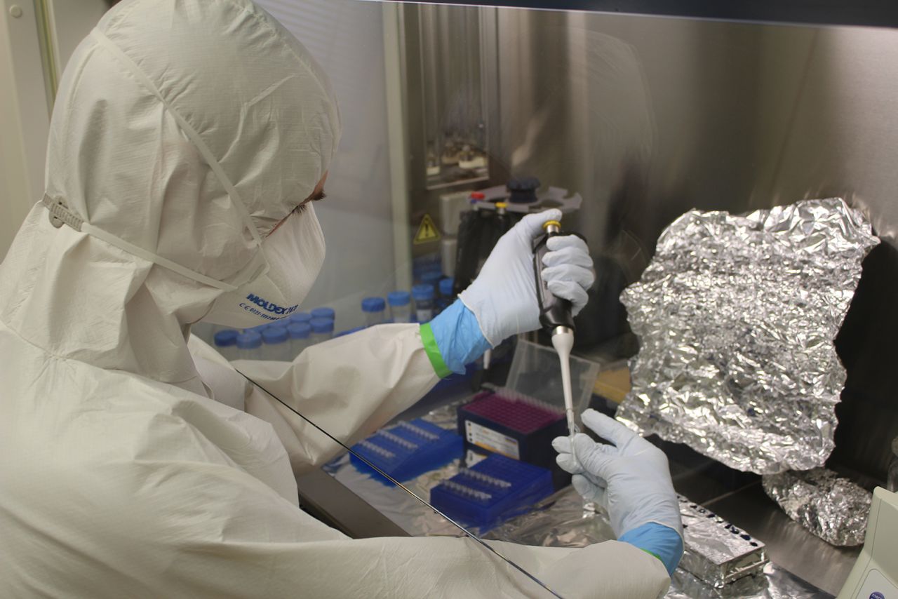 Labwork on the Moscheles Lock was conducted at the University of Tübingen in Germany.