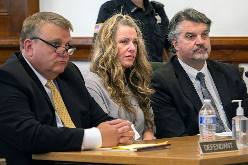 Lori Vallow Daybell Opening statements begin in trial of Idaho mother accused of killing her children and conspiring to kill husbands first wife photo pic