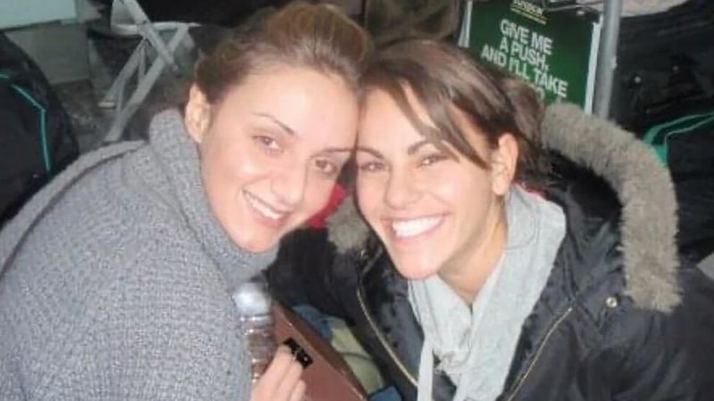 NextImg:Two strangers shared a hotel room. They became best friends for life | CNN